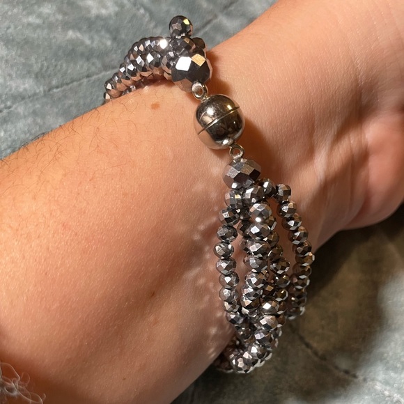 Sparkling 5 Strand Faceted Crystal Glass Beaded Bracelet with Magnetic Closure - Picture 8 of 12